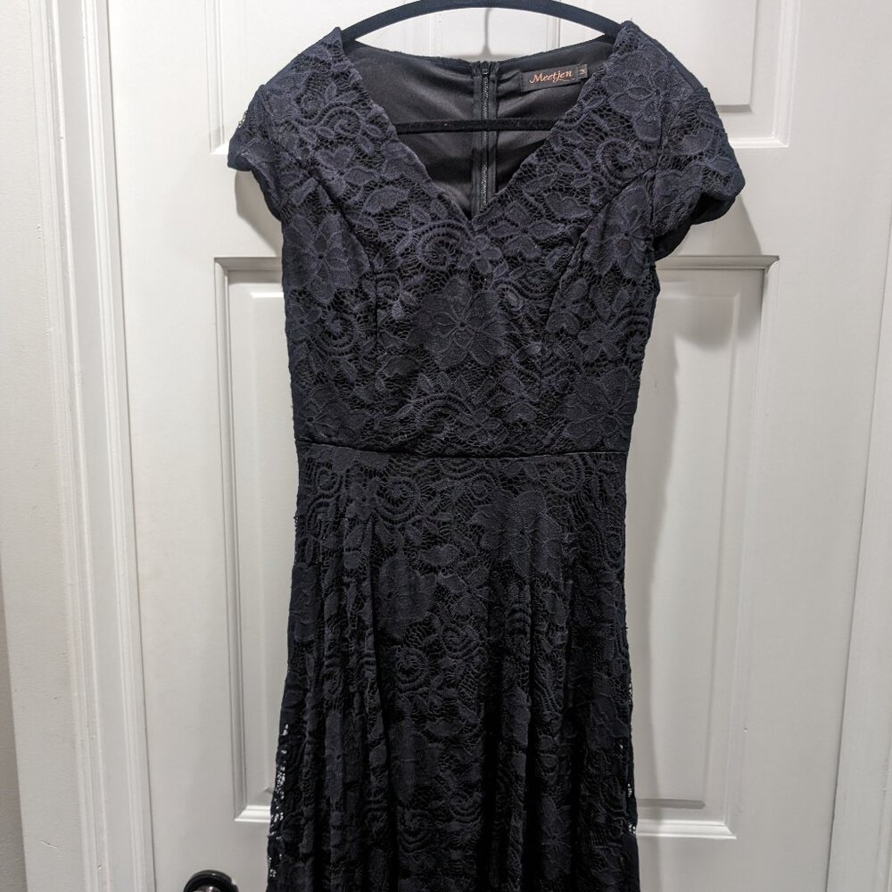 Black Lace MeetJen Dress Size Medium